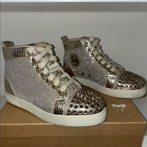 CHRISTIAN LOUBOUTIN SNEAKERS LOU SPIKE FLAT LAME